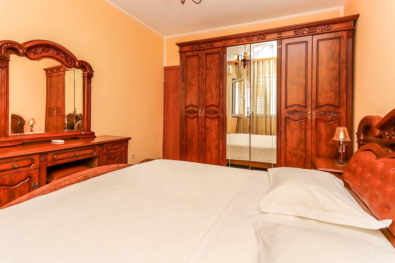 Guest House Darka Биела Экстерьер фото
